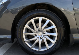 Подержанный автомобиль Peugeot 408 2012 года (9 фото)