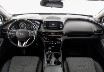 Подержанный автомобиль Hyundai Santa Fe 2018 года (14 фото)