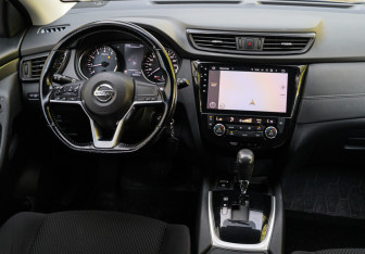 Подержанный автомобиль Nissan Qashqai 2020 года (9 фото)