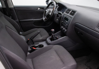 Подержанный автомобиль Volkswagen Jetta Sedan 2014 года (9 фото)
