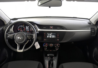 Подержанный автомобиль Kia Rio Sedan 2021 года (14 фото)