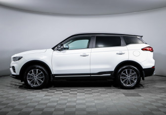 Подержанный автомобиль Geely Atlas Pro 2021 года (8 фото)