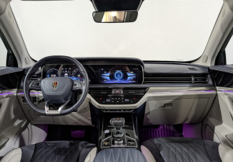 Подержанный автомобиль Hongqi HS5 2023 года (14 фото)