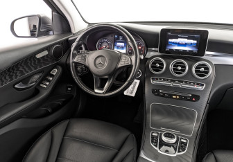 Подержанный автомобиль Mercedes-Benz GLC Coupe 2018 года (26 фото)