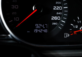 Подержанный автомобиль Audi Q7 2013 года (11 фото)