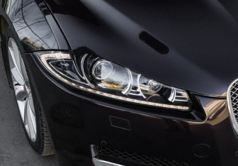 Подержанный автомобиль Jaguar XF Sedan 2014 года (34 фото)