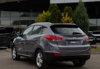 Подержанный автомобиль Hyundai ix35 2012 года (5 фото)