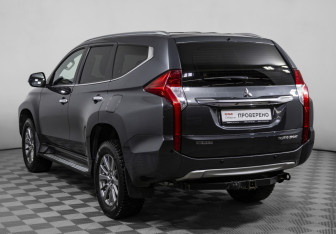 Подержанный автомобиль Mitsubishi Pajero Sport 2019 года (7 фото)