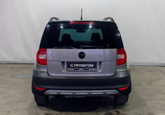 Подержанный автомобиль Skoda Yeti 2012 года (5 фото)