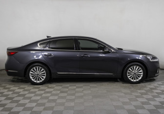 Подержанный автомобиль Kia K7 2017 года (5 фото)