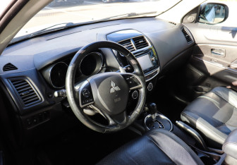 Подержанный автомобиль Mitsubishi ASX 2014 года (5 фото)