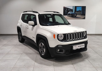 Подержанный автомобиль Jeep Renegade 2016 года (3 фото)