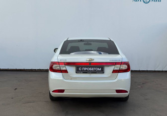 Подержанный автомобиль Chevrolet Epica 2011 года (7 фото)