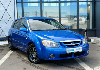 Подержанный автомобиль Kia Cerato Hatchback 2006 года (3 фото)