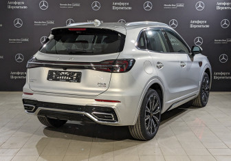 Новый Hongqi HS5 2024 (2 фото)