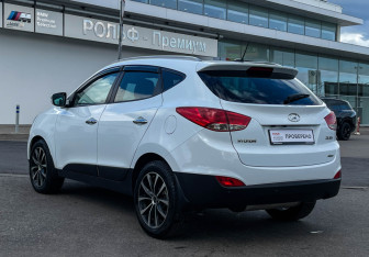 Подержанный автомобиль Hyundai ix35 2010 года (7 фото)