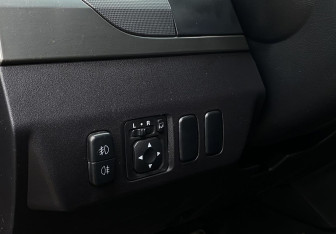 Подержанный автомобиль Mitsubishi Pajero 2011 года (17 фото)