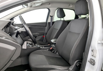 Подержанный автомобиль Ford Focus Hatchback 2018 года (20 фото)