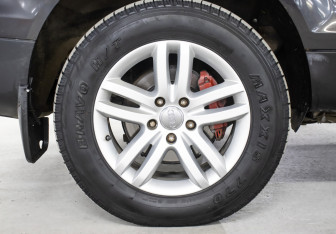 Подержанный автомобиль Audi Q7 2007 года (20 фото)