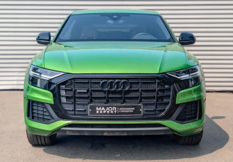 Подержанный автомобиль Audi Q8 2021 года (2 фото)
