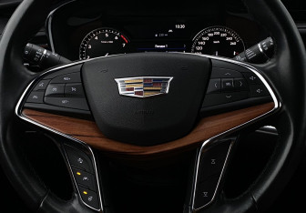 Подержанный автомобиль Cadillac XT5 2021 года (16 фото)