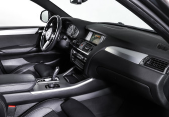 Подержанный автомобиль BMW X4 2018 года (11 фото)