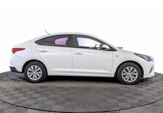 Подержанный автомобиль Hyundai Solaris Sedan 2020 года (4 фото)