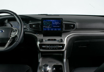 Подержанный автомобиль Ford Explorer 2020 года (7 фото)