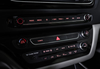 Подержанный автомобиль Kia Carnival 2018 года (21 фото)