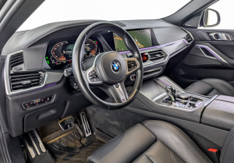 Подержанный автомобиль BMW X6 2021 года (16 фото)
