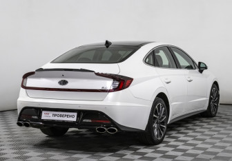 Подержанный автомобиль Hyundai Sonata 2019 года (5 фото)