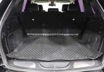 Подержанный автомобиль Jeep Grand Cherokee 2012 года (25 фото)