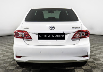 Подержанный автомобиль Toyota Corolla Sedan 2012 года (4 фото)