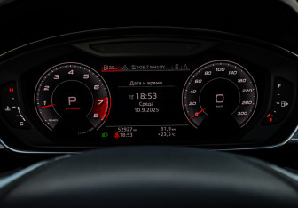 Подержанный автомобиль Audi S8 2020 года (17 фото)