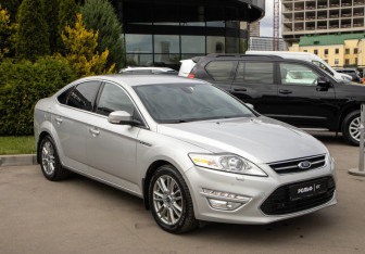 Подержанный автомобиль Ford Mondeo Sedan 2012 года (2 фото)