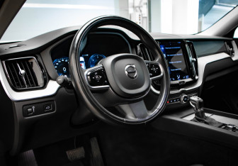 Подержанный автомобиль Volvo XC60 2021 года (7 фото)