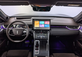 Подержанный автомобиль Wey 05 2023 года (14 фото)