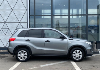 Подержанный автомобиль Suzuki Vitara 2015 года (4 фото)