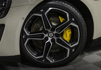 Подержанный автомобиль Xiaomi SU7 2024 года (3 фото)