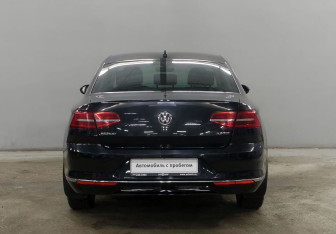 Подержанный автомобиль Volkswagen Passat Sedan 2017 года (6 фото)