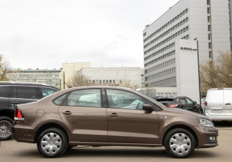 Подержанный автомобиль Volkswagen Polo Sedan 2017 года (3 фото)