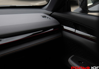 Подержанный автомобиль Changan UNI-V 2023 года (24 фото)