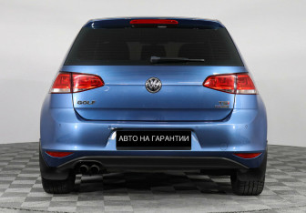 Подержанный автомобиль Volkswagen Golf Hatchback 2014 года (4 фото)