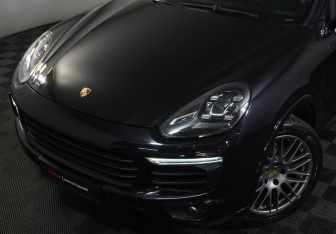 Подержанный автомобиль Porsche Cayenne 2016 года (22 фото)