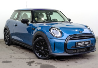 Подержанный автомобиль MINI Hatch 2021 года (3 фото)