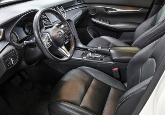 Подержанный автомобиль Infiniti QX50 2018 года (16 фото)