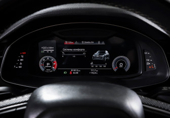 Подержанный автомобиль Audi Q7 2020 года (15 фото)