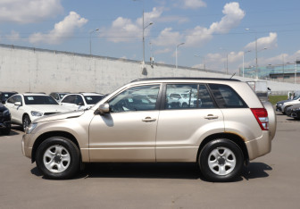 Подержанный автомобиль Suzuki Grand Vitara 2011 года (8 фото)