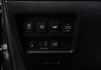 Подержанный автомобиль Nissan Pathfinder 2015 года (19 фото)