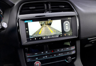 Подержанный автомобиль Jaguar F-Pace 2020 года (27 фото)